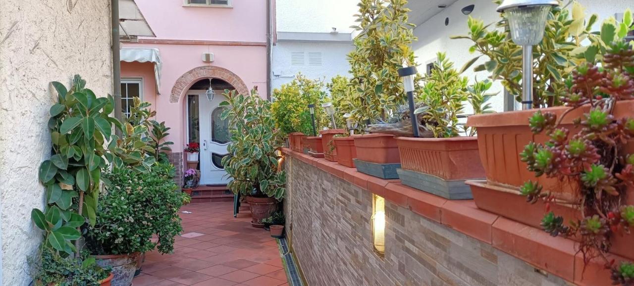 מגדל אגם פוצ'יני Lovely House Near The Beach מראה חיצוני תמונה