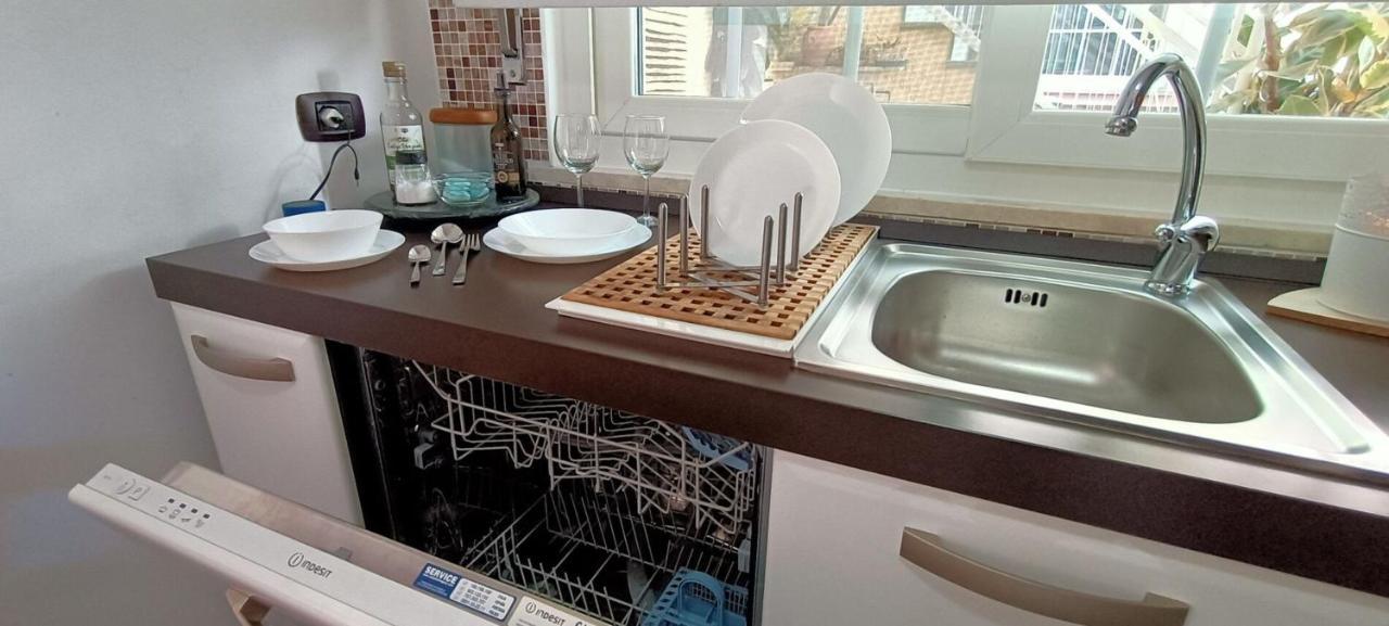 מגדל אגם פוצ'יני Lovely House Near The Beach מראה חיצוני תמונה