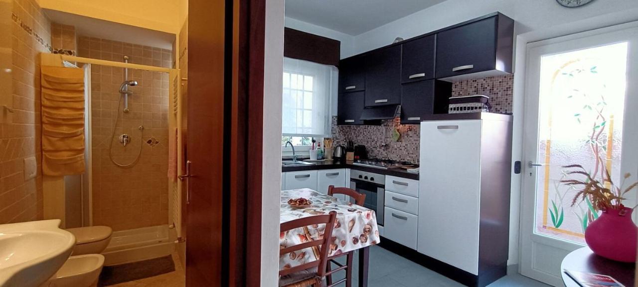 מגדל אגם פוצ'יני Lovely House Near The Beach מראה חיצוני תמונה